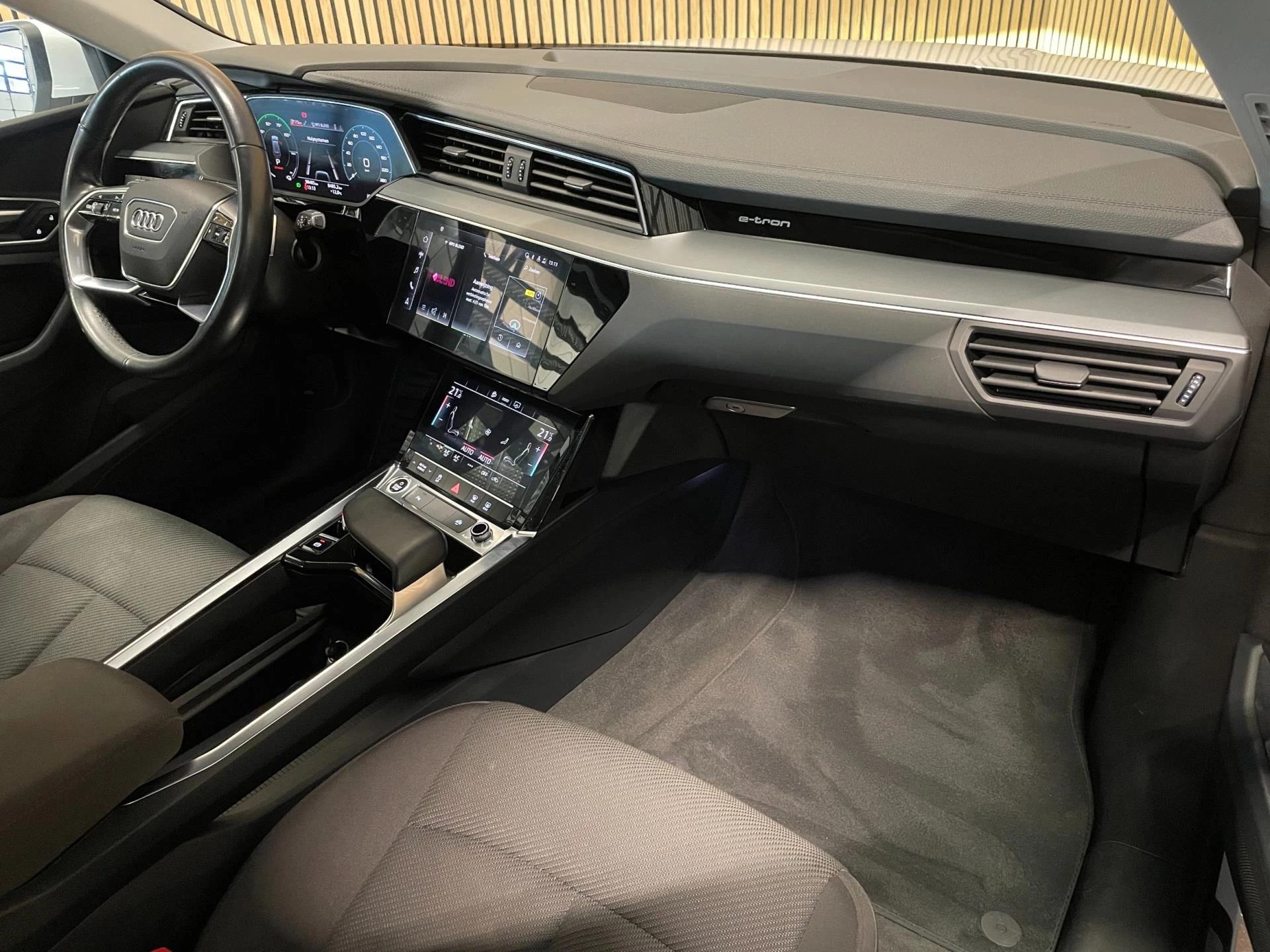 Hoofdafbeelding Audi e-tron