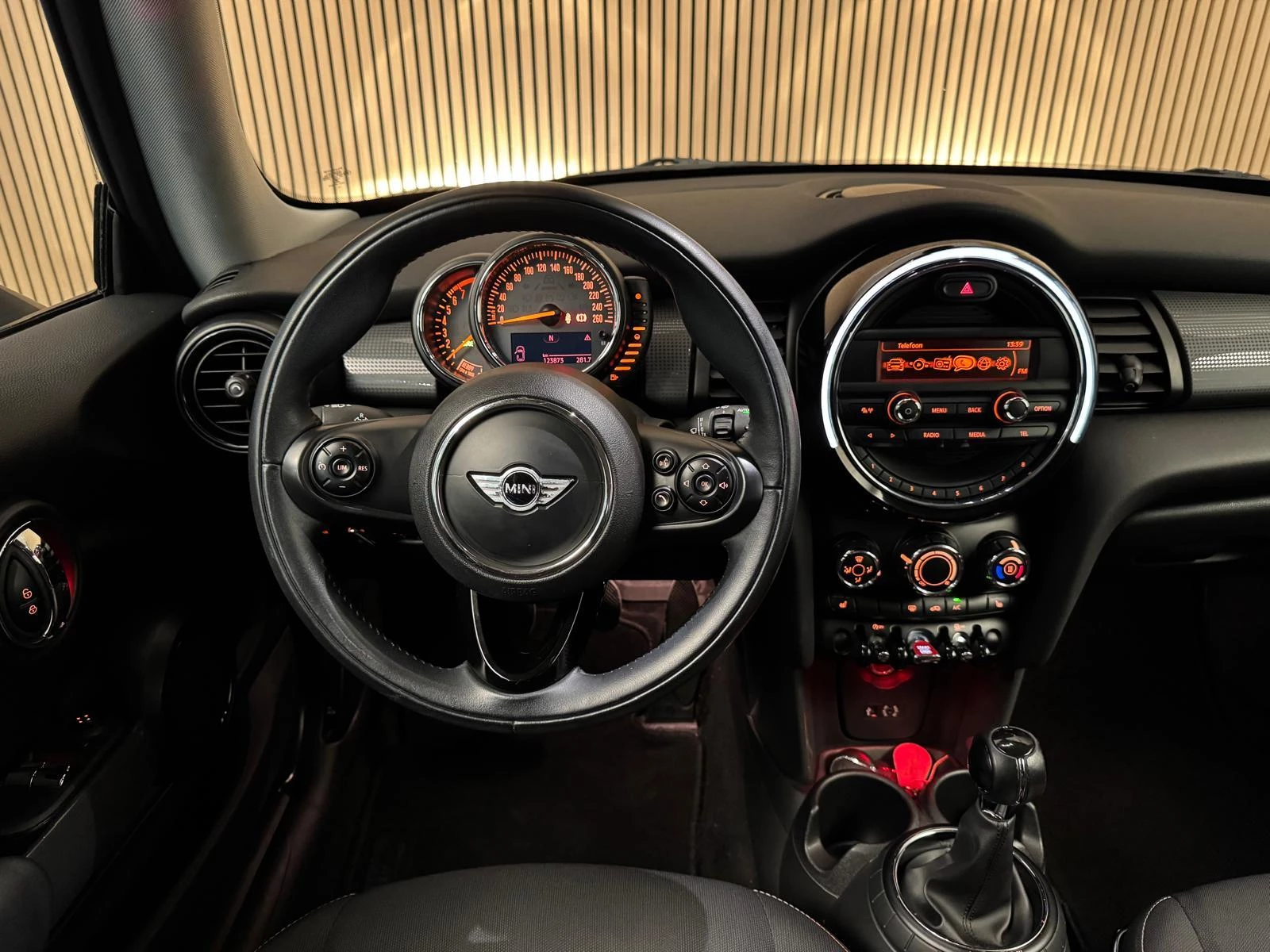 Hoofdafbeelding MINI One