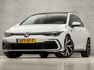 Volkswagen Golf 1.5 eTSI R-Line 150Pk Automaat (SCHUIFDAK, APPLE CARPLAY, KUIPSTOELEN, ALCANTARA, SFEERVERLICHTING, STUUR/STOELVERWARMING, IQ LIGHT, CAMERA, KEYLESS, NIEUWSTAAT)