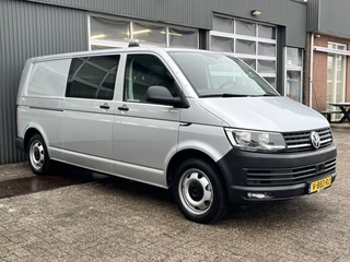 Volkswagen Transporter 2.0 TSI L2H1 204pk DSG Automaat Dubbele schuifdeuren Airco Adaptive Cruise Navigatie Pdc V/A Trekhaak 2500kg Lange wielbasis Lang Bpm vrij voor prive gebruik Kastinrichting Comfort stoelen met zijairbag i