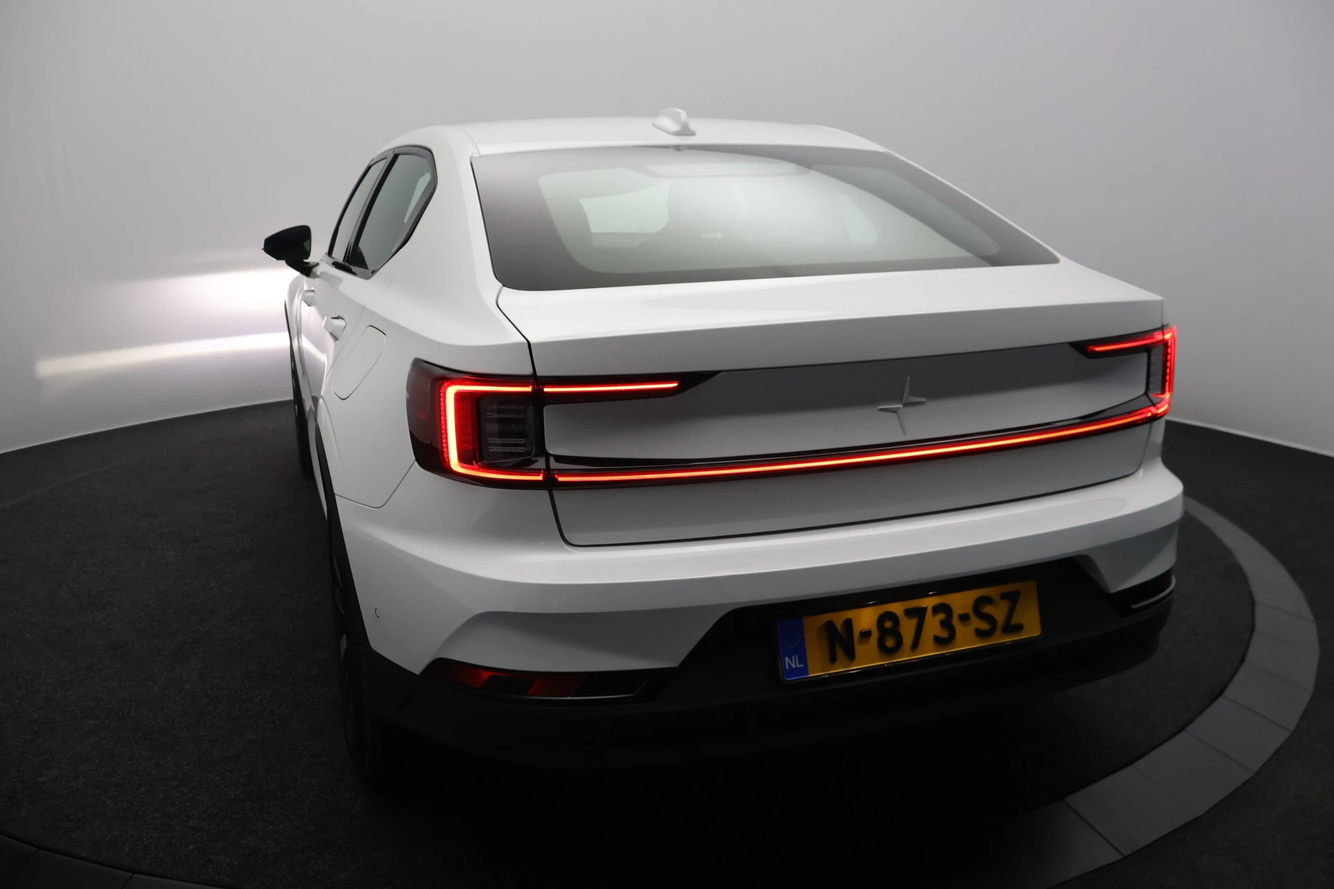 Hoofdafbeelding Polestar 2