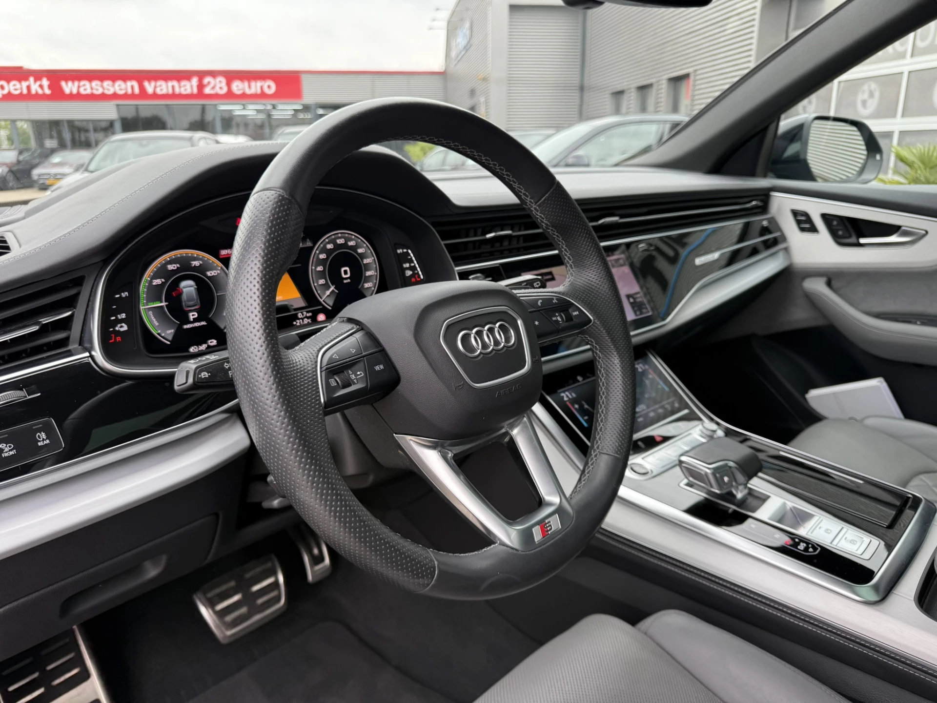 Hoofdafbeelding Audi Q8