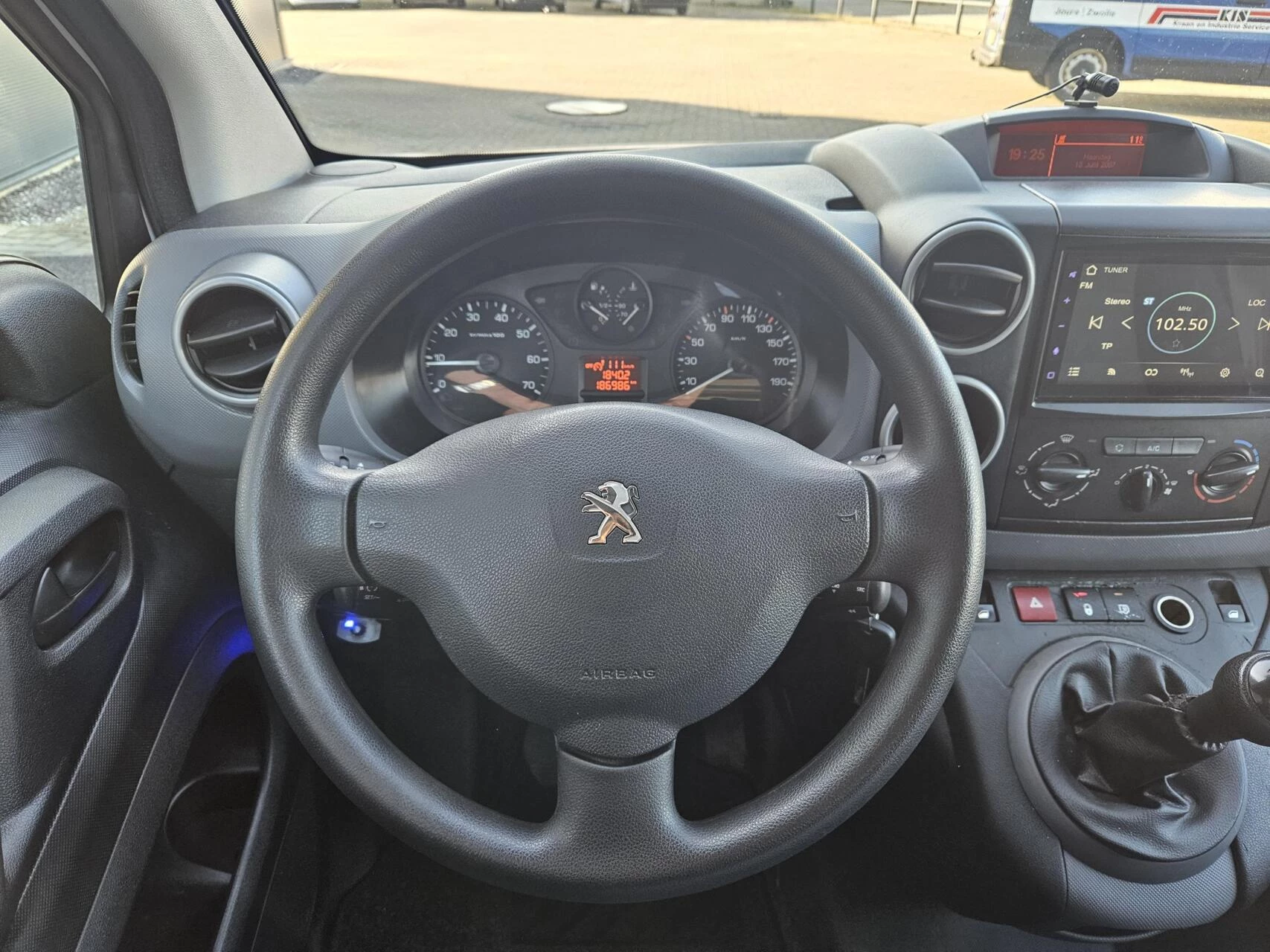 Hoofdafbeelding Peugeot Partner