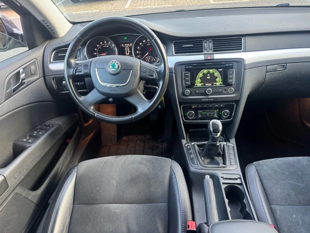 Hoofdafbeelding Škoda Superb