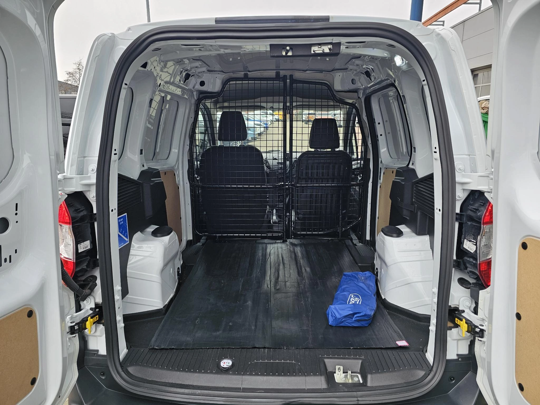 Hoofdafbeelding Ford Transit Courier