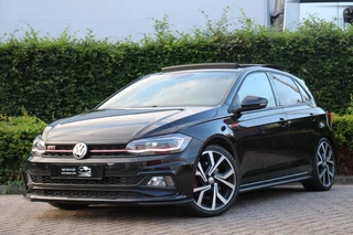 Hoofdafbeelding Volkswagen Polo Volkswagen Polo 2.0 TSI GTI DSG Panoramadak|Virtual|BeatsbyDre|Stoelverwarming|Draadloosopladen|Achterruitrijcamera