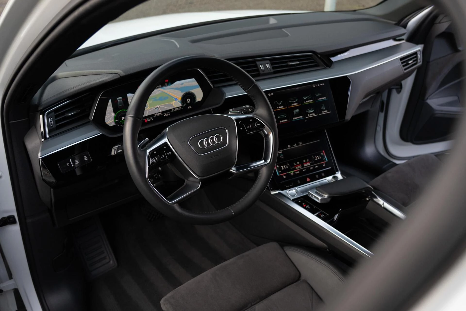 Hoofdafbeelding Audi e-tron