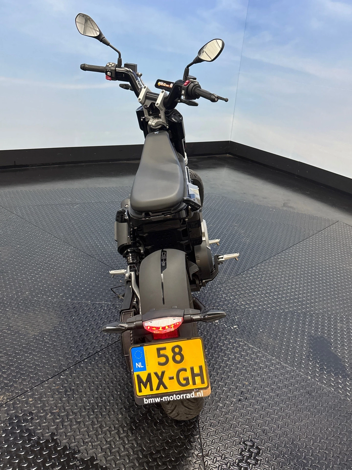 Hoofdafbeelding BMW CE 02