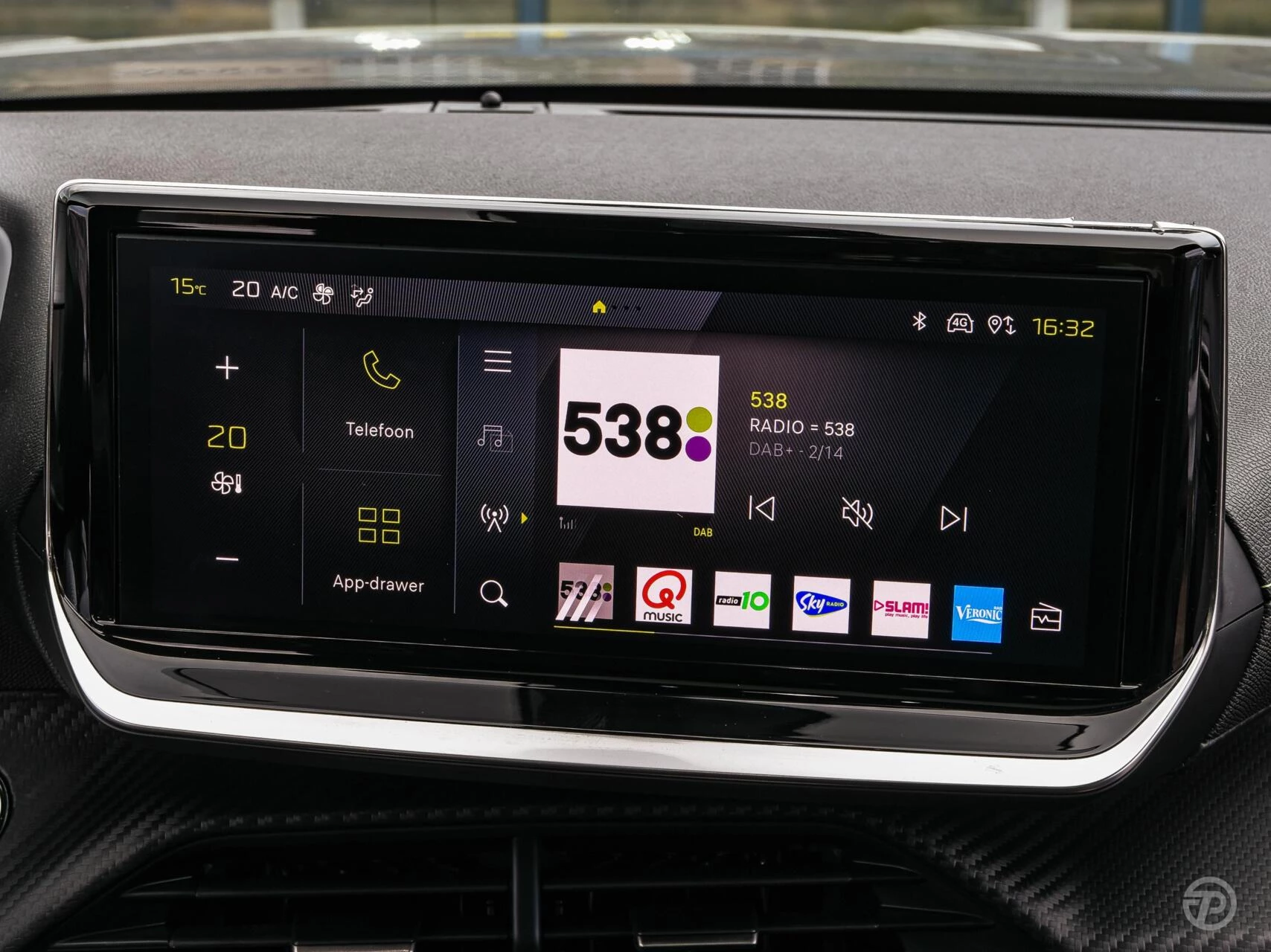 Hoofdafbeelding Peugeot e-2008