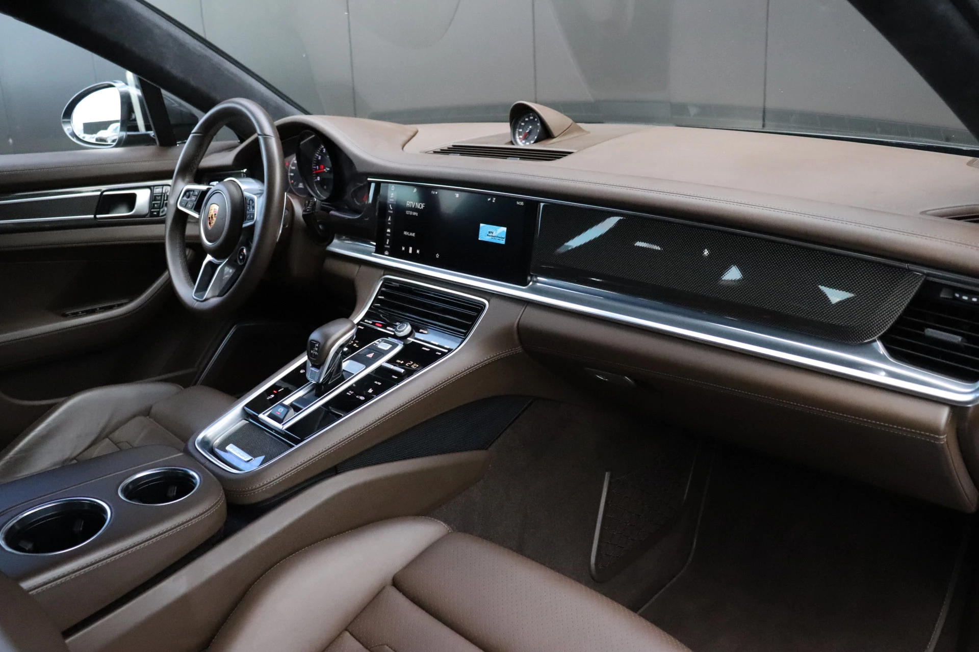 Hoofdafbeelding Porsche Panamera
