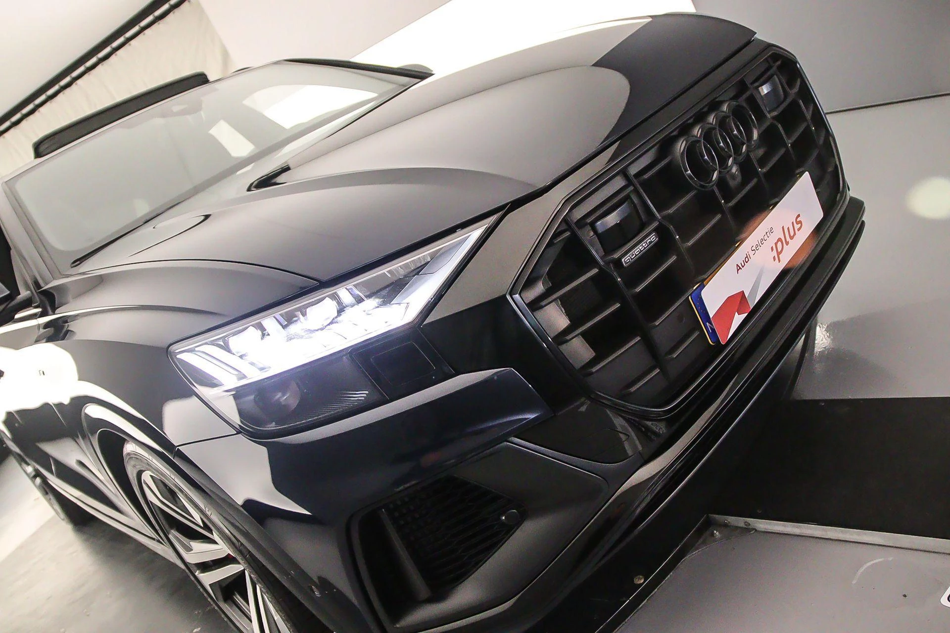 Hoofdafbeelding Audi Q8