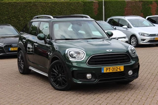 MINI Countryman Mini 1.5 Cooper Chili / Trekhaak / Panoramadak / Camera / Head-up / Leder / Keyless / 18'' / Harman Kardon / Navi. Proff / Stoelverwarming / DAB / Cruise Control