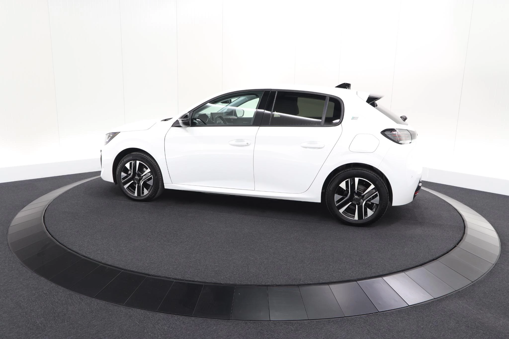 Hoofdafbeelding Peugeot e-208