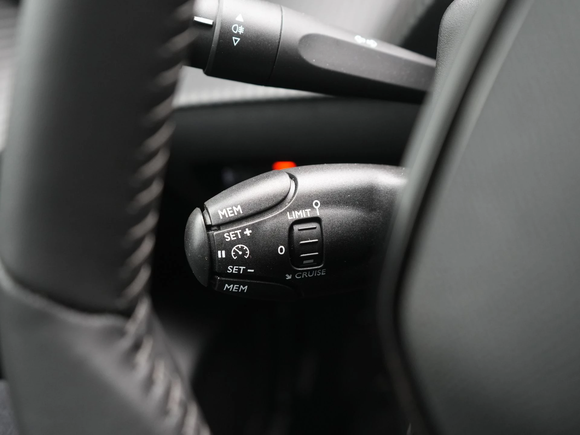 Hoofdafbeelding Peugeot e-208