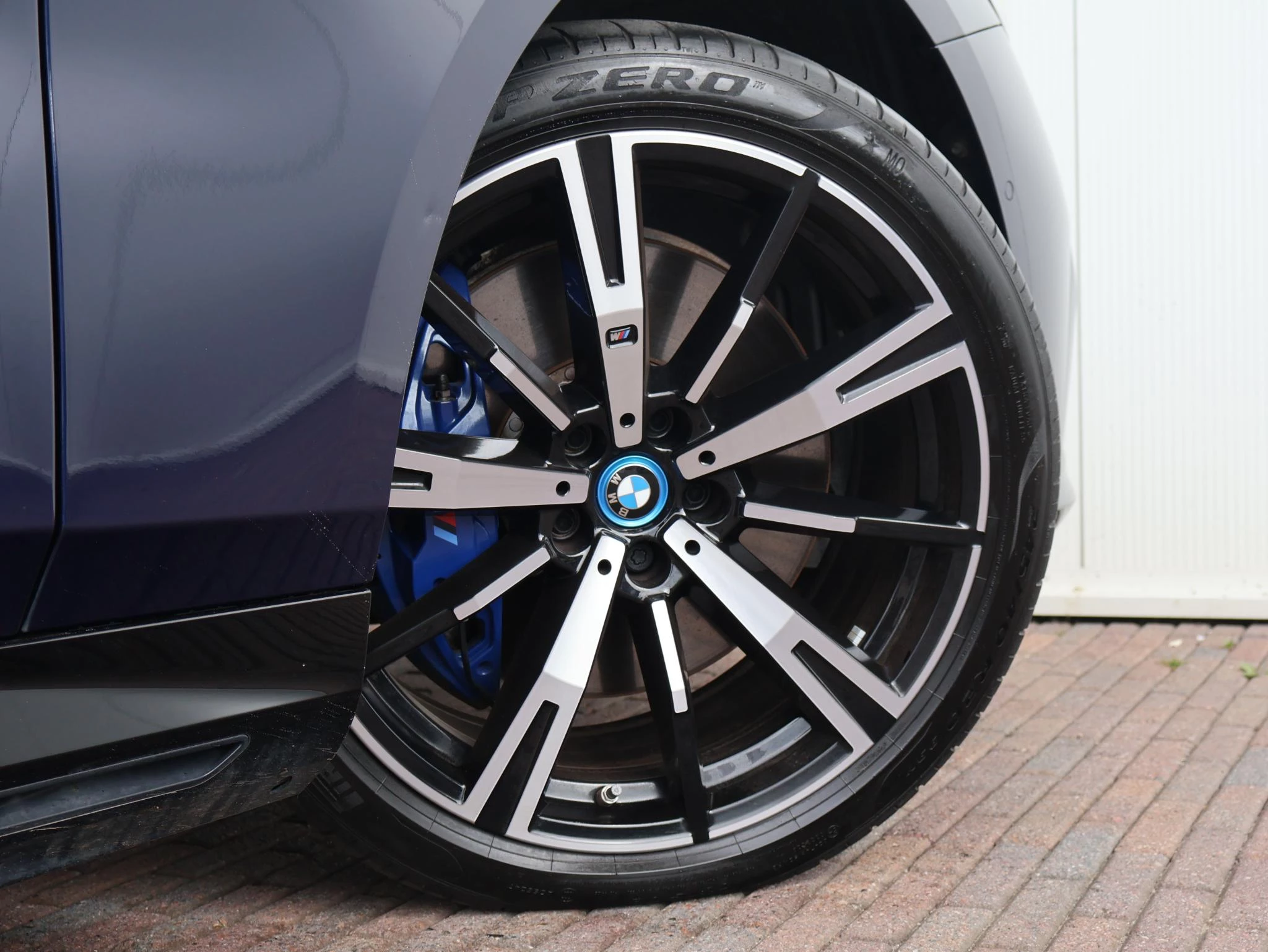 Hoofdafbeelding BMW i5