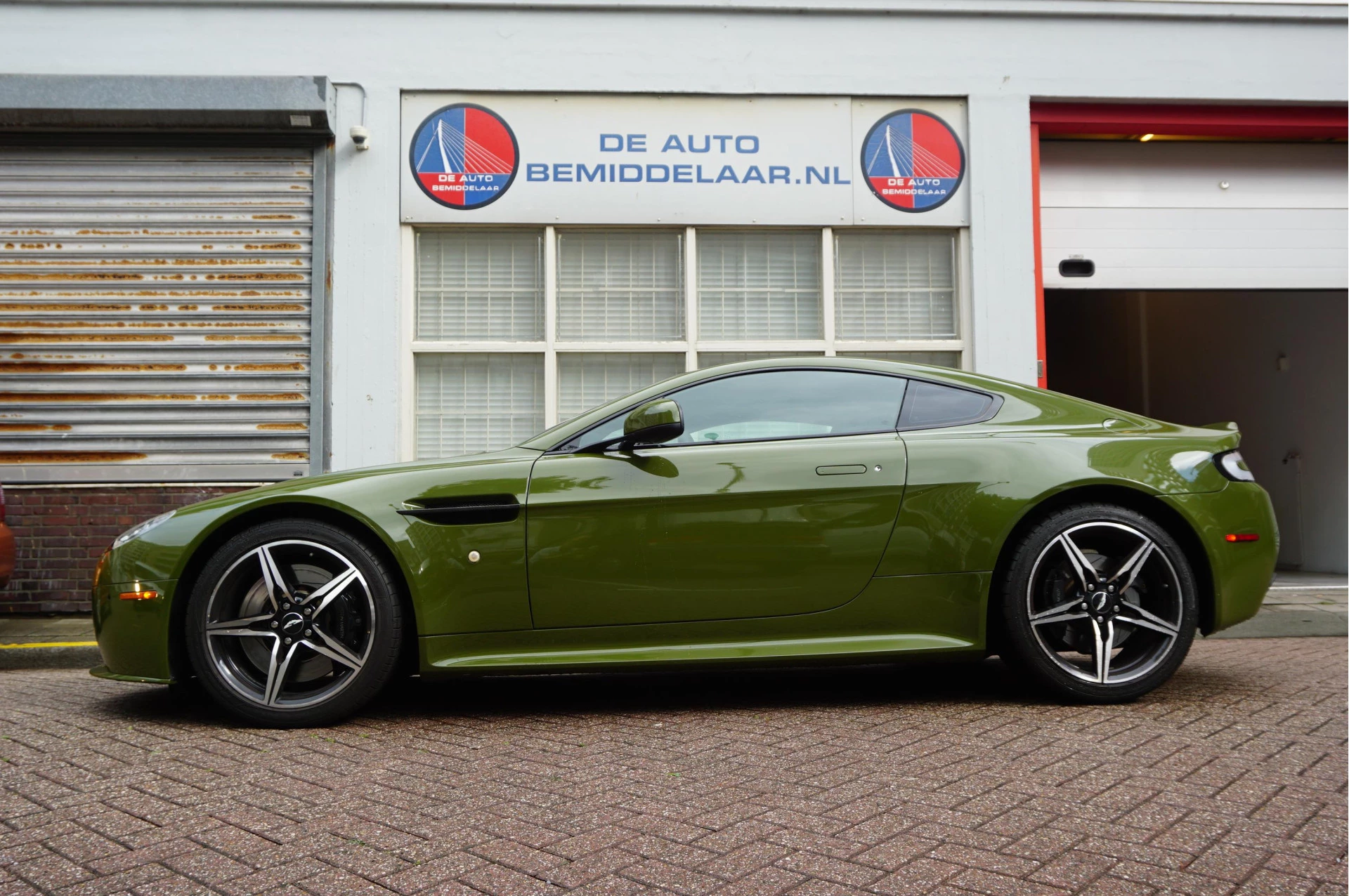 Hoofdafbeelding Aston Martin V8 Vantage