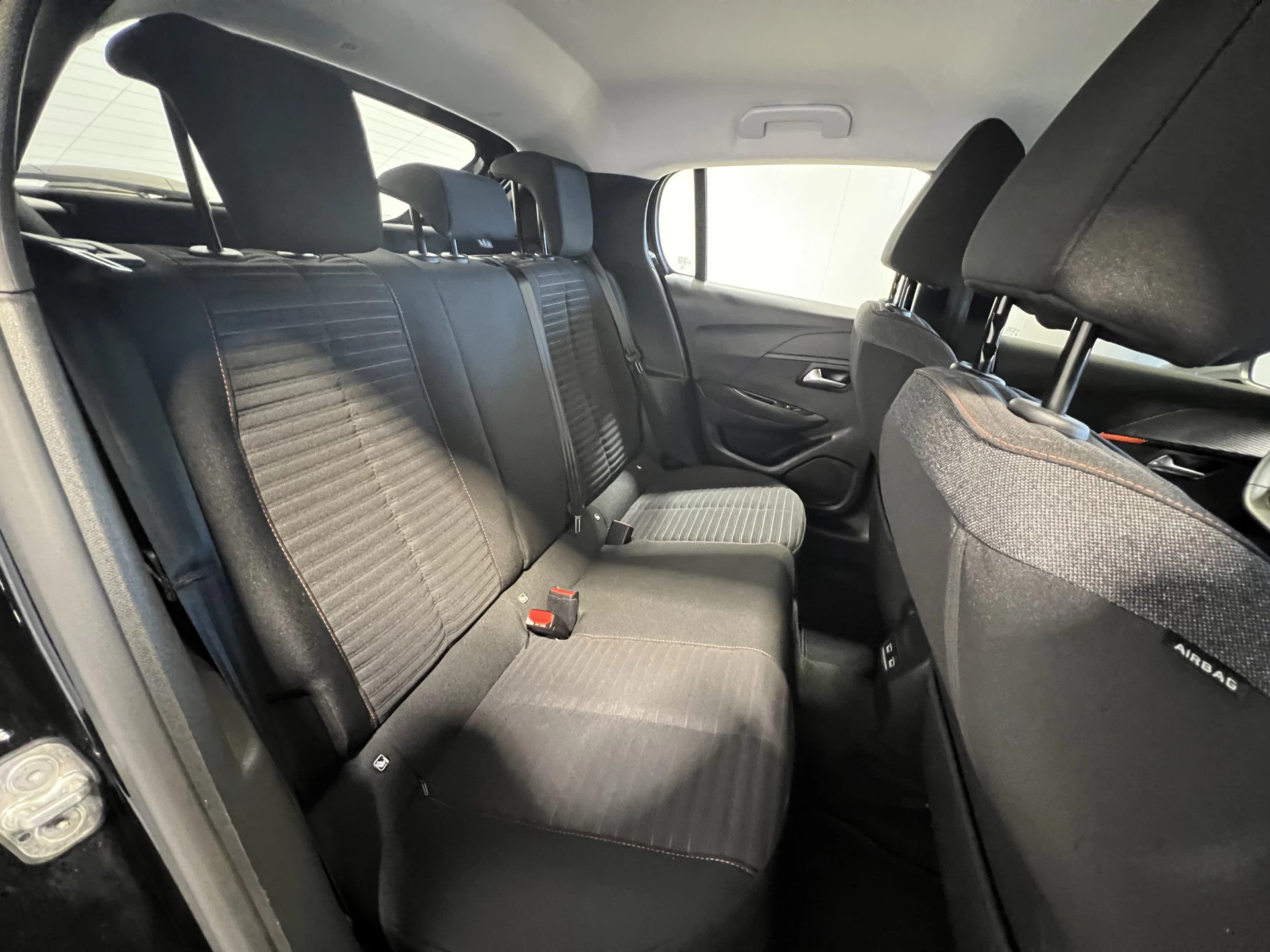 Hoofdafbeelding Peugeot e-208