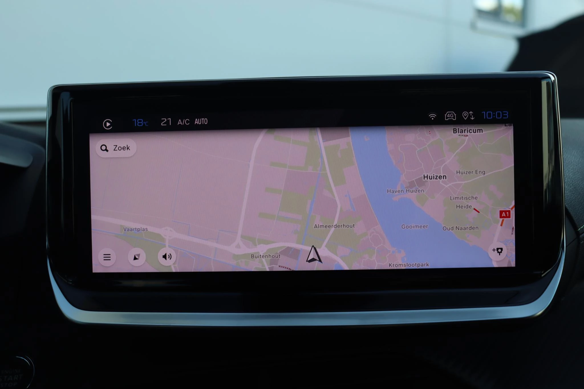 Hoofdafbeelding Peugeot e-2008