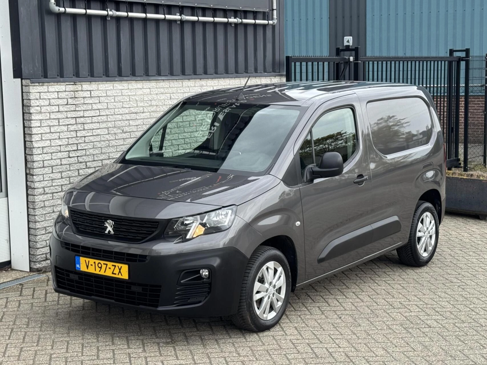 Hoofdafbeelding Peugeot Partner