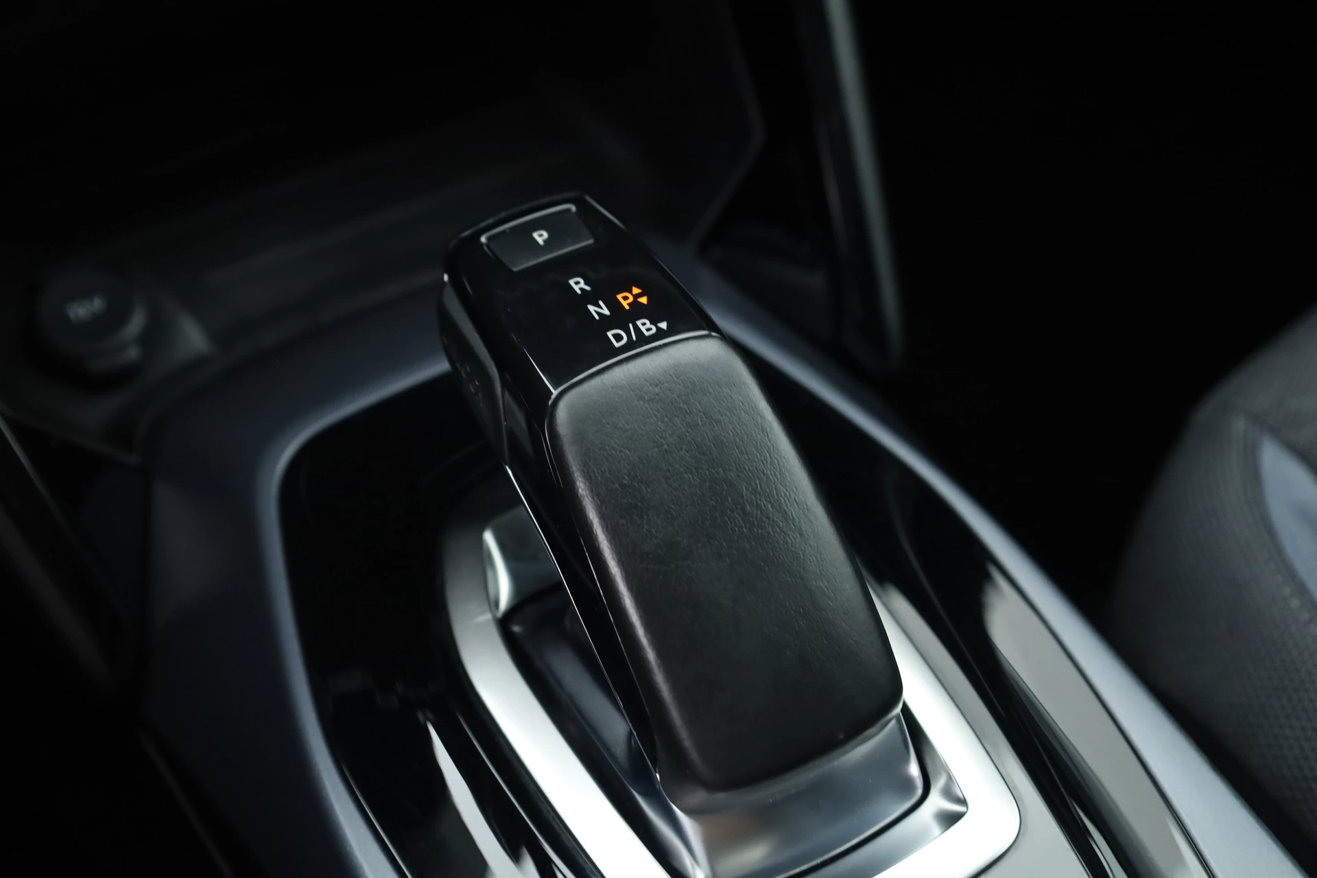 Hoofdafbeelding Peugeot e-2008