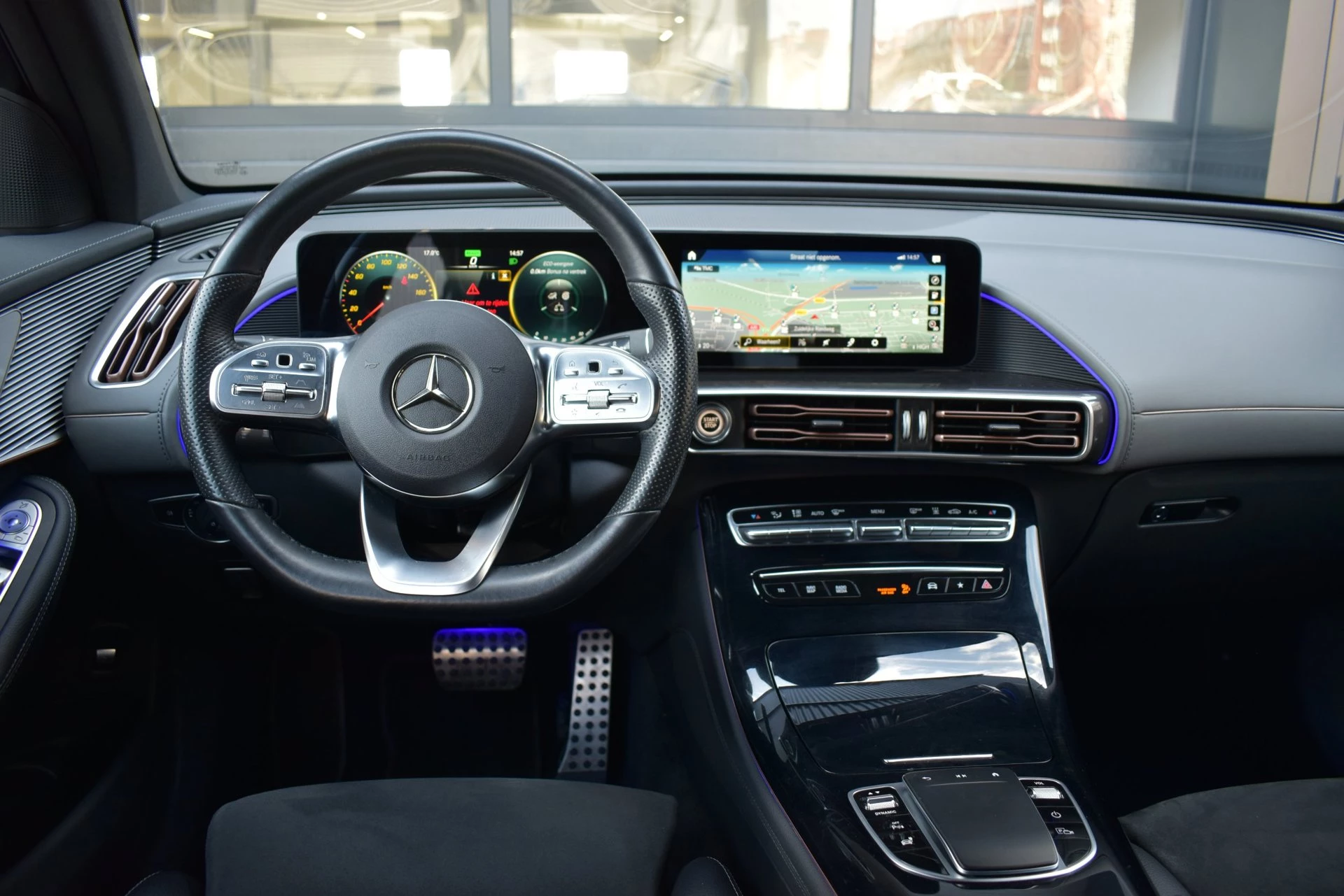 Hoofdafbeelding Mercedes-Benz EQC