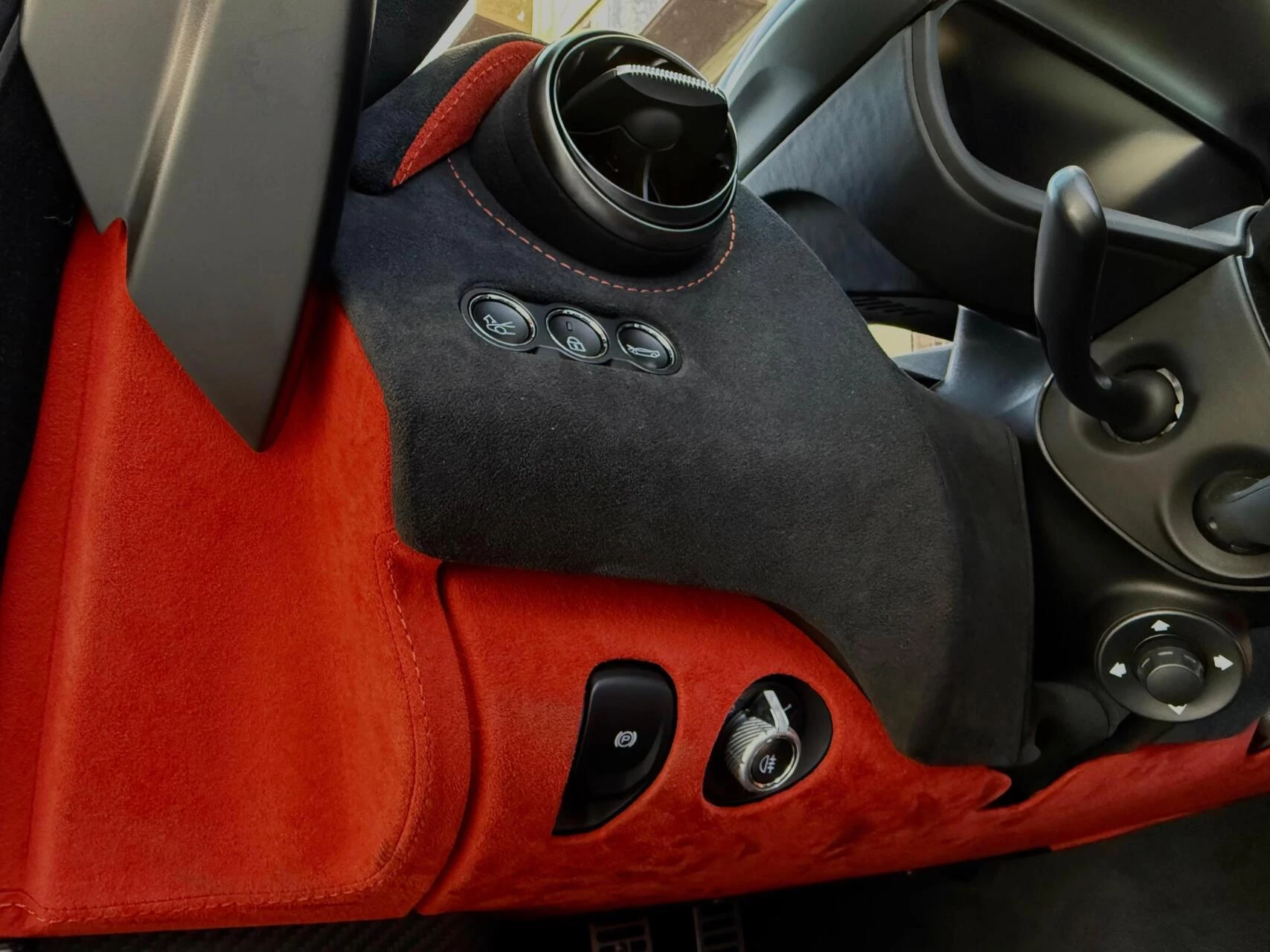 Hoofdafbeelding McLaren 750S