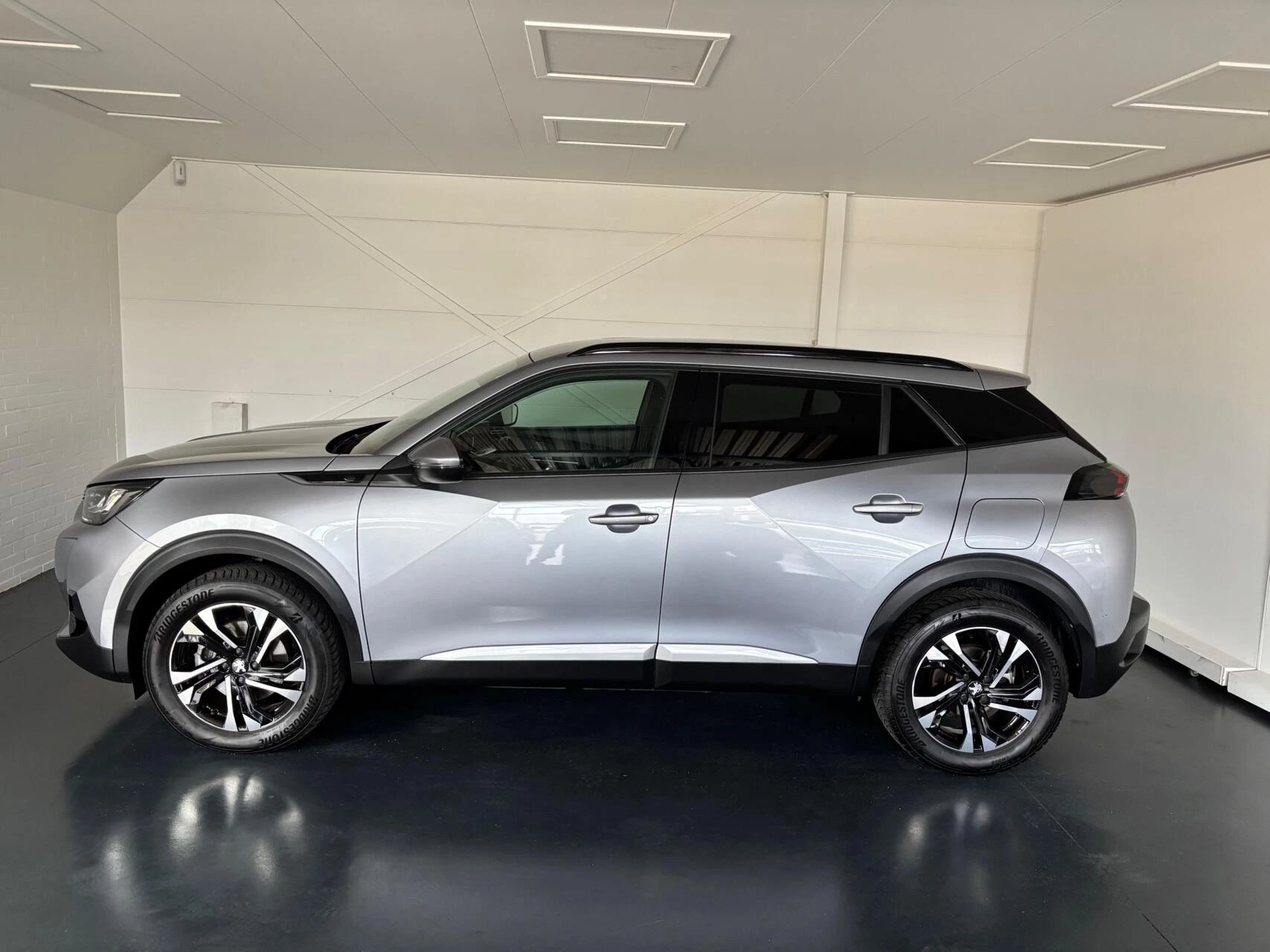 Hoofdafbeelding Peugeot e-2008