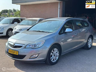 Hoofdafbeelding Opel Astra Opel Astra Sports Tourer 1.4 Edition AIRCO, APK, TREKHAAK, CRUISE