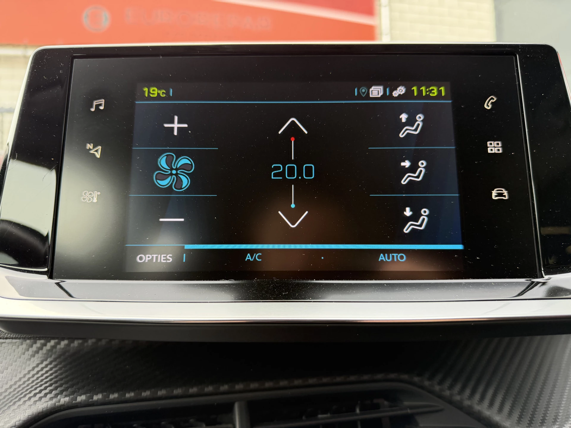 Hoofdafbeelding Peugeot e-208