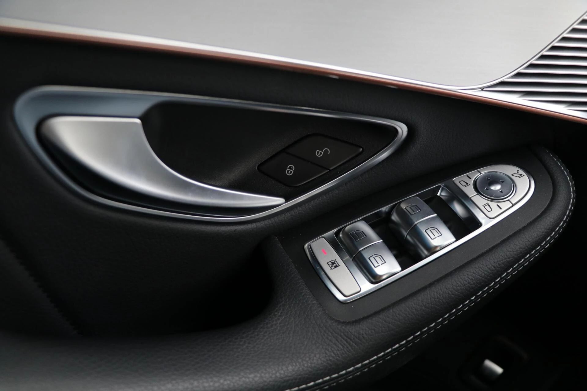 Hoofdafbeelding Mercedes-Benz EQC