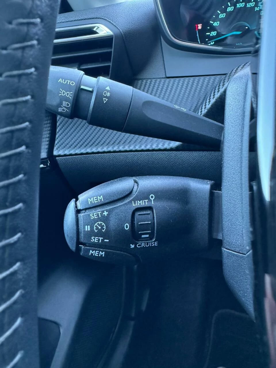 Hoofdafbeelding Peugeot e-208