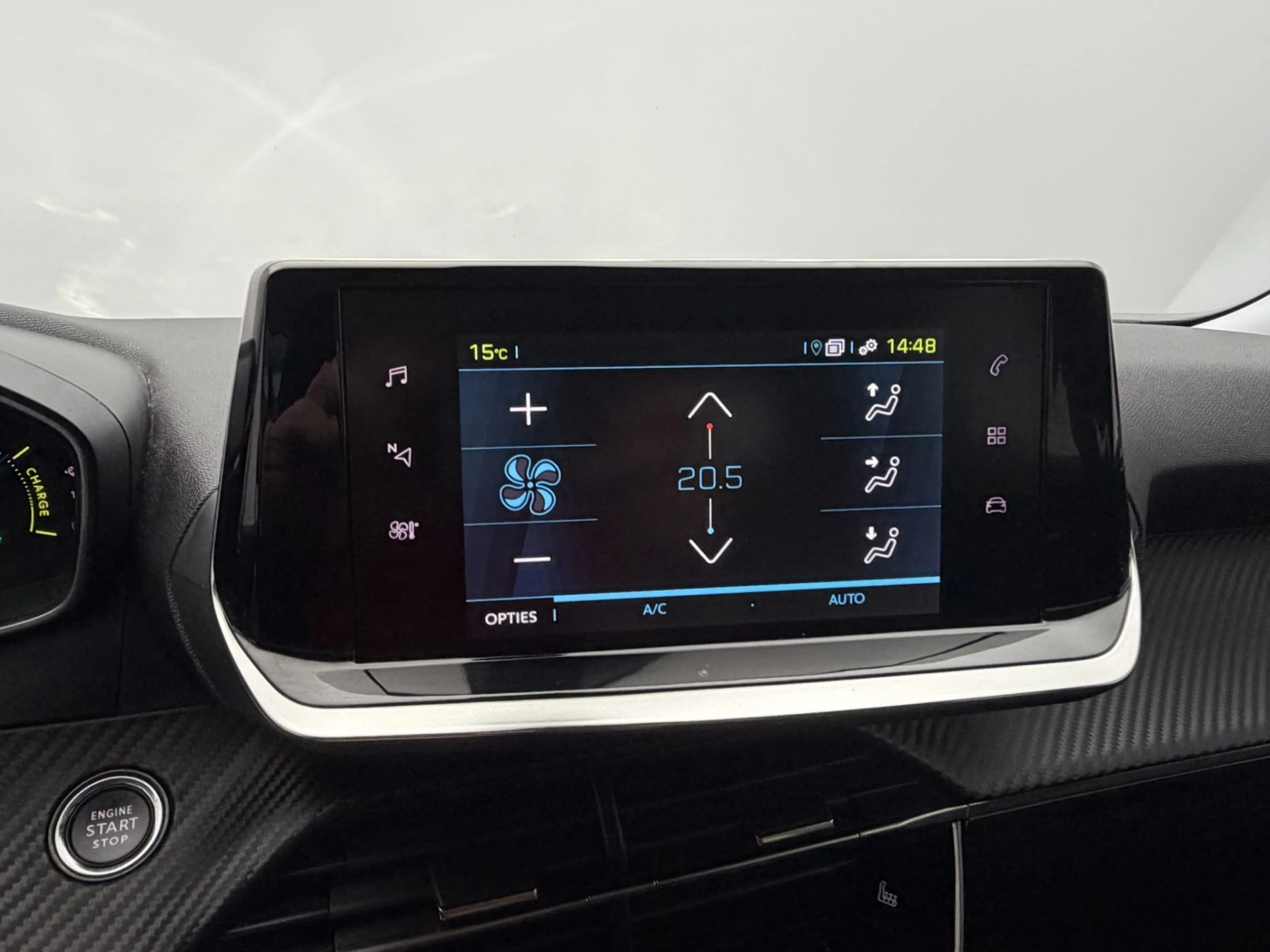 Hoofdafbeelding Peugeot e-2008