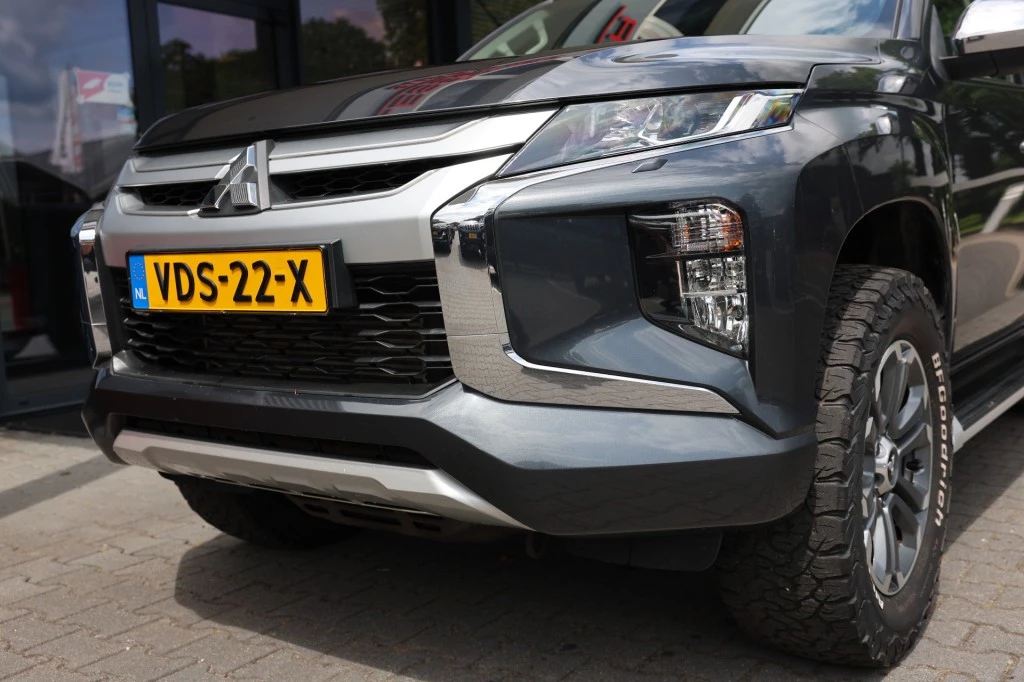 Hoofdafbeelding Mitsubishi L200
