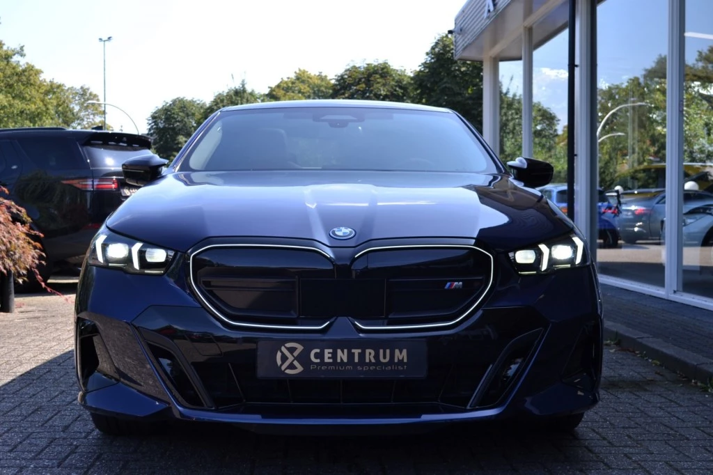Hoofdafbeelding BMW i5