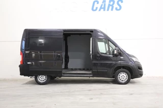 Hoofdafbeelding Peugeot Boxer Peugeot Boxer 2.2 BlueHDi 140PK L3/H2 ZWART NAVI CAMERA PDC CRUISE CONTROL AIRCO LEASE V/A 122,- P.M. INRUIL MOGELIJK