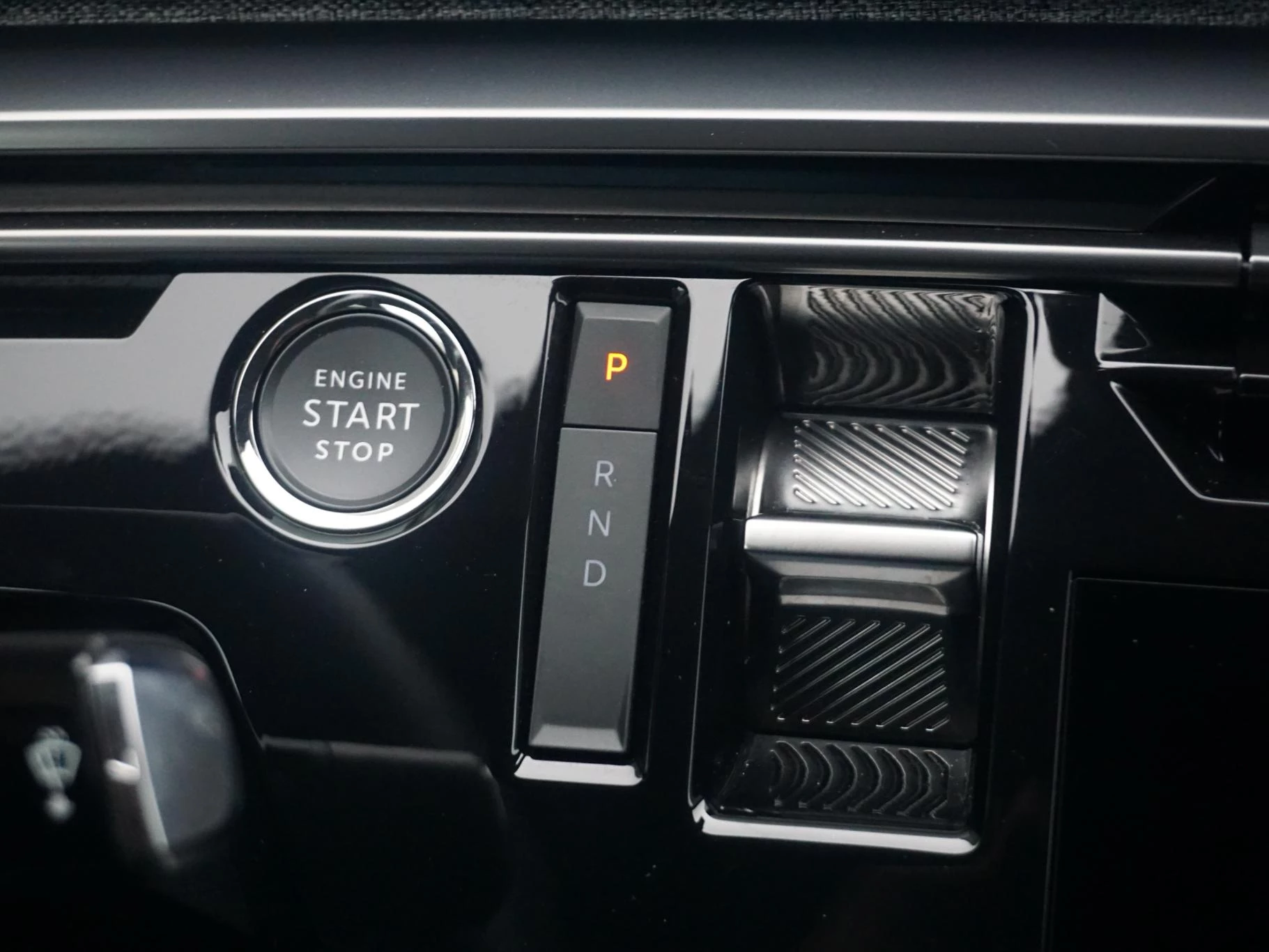 Hoofdafbeelding Peugeot e-3008