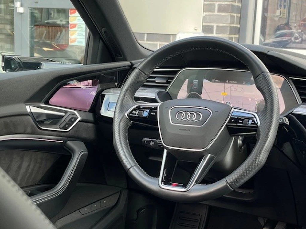 Hoofdafbeelding Audi e-tron