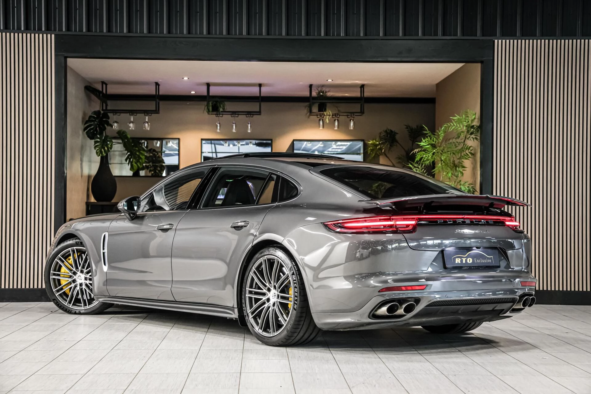 Hoofdafbeelding Porsche Panamera