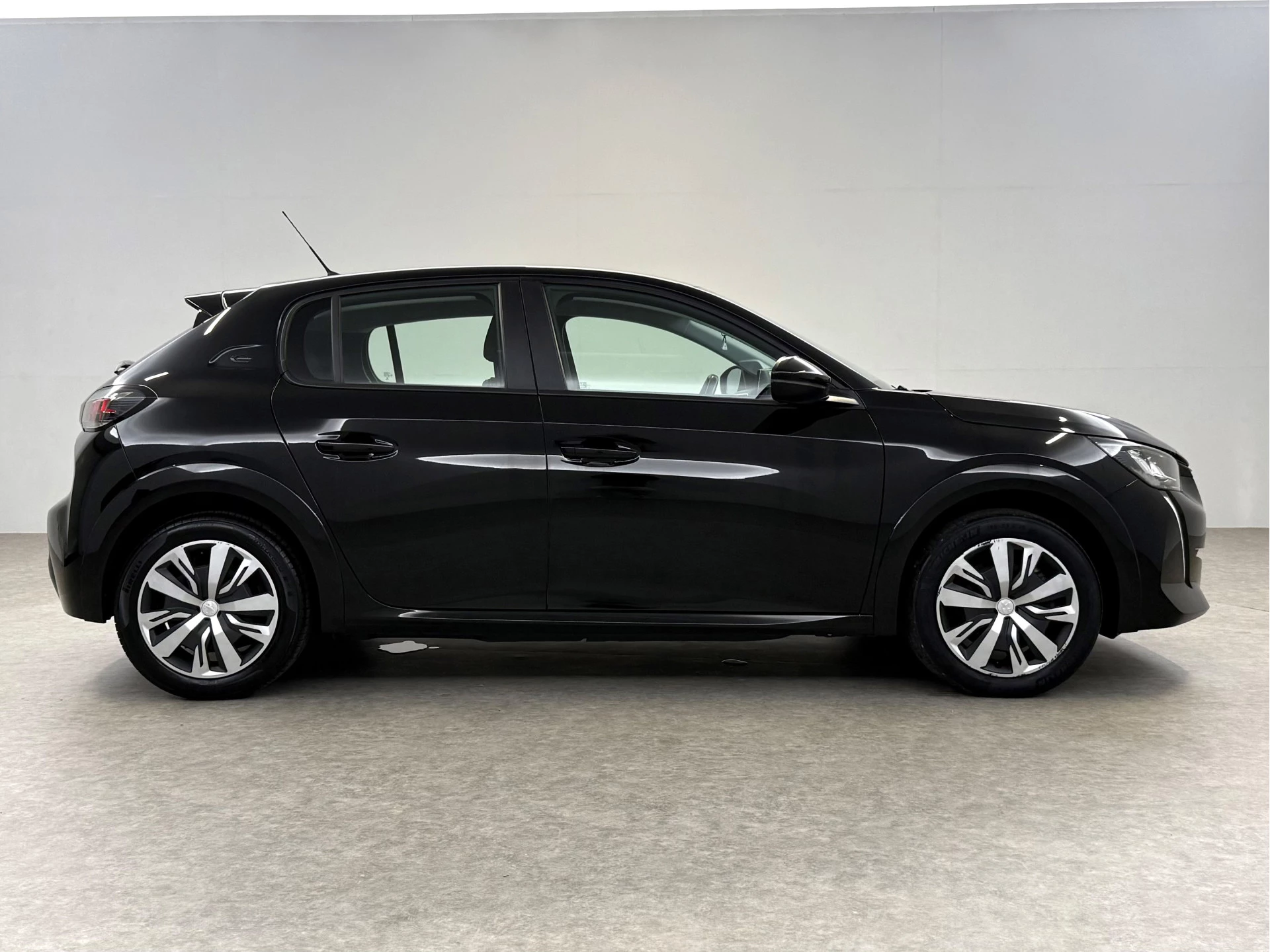 Hoofdafbeelding Peugeot e-208
