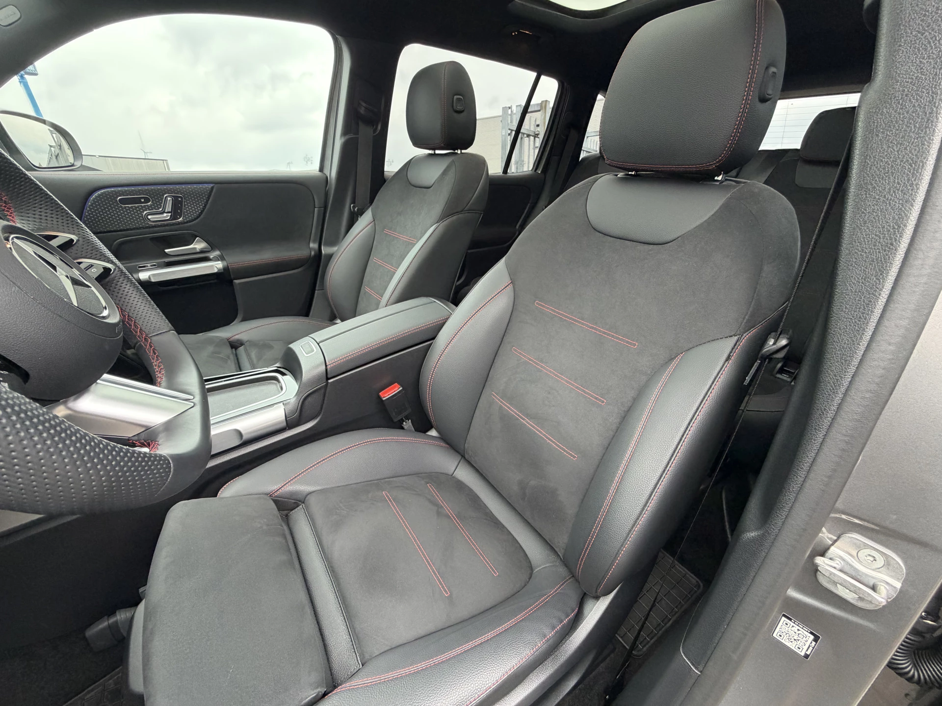 Hoofdafbeelding Mercedes-Benz EQB