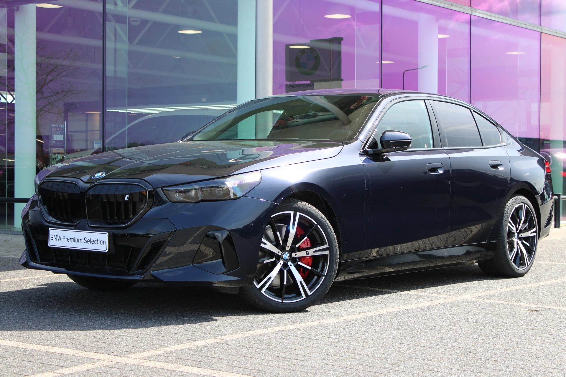 Hoofdafbeelding BMW i5