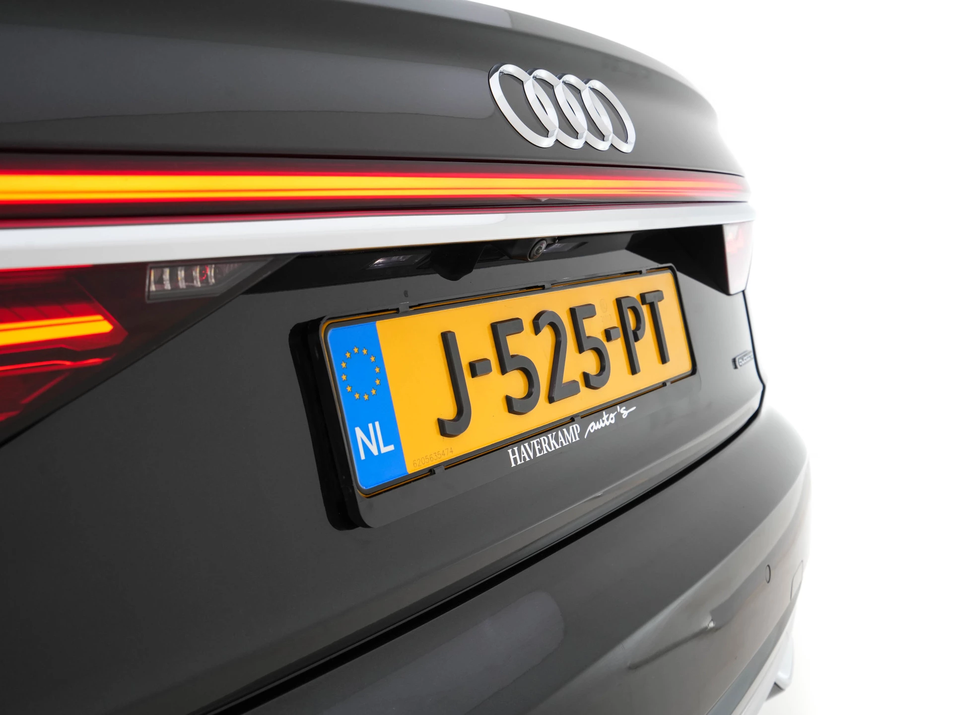 Hoofdafbeelding Audi A8