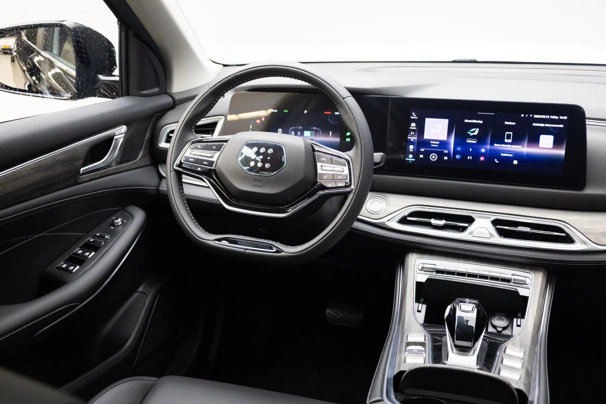Hoofdafbeelding DFSK E5 PHEV
