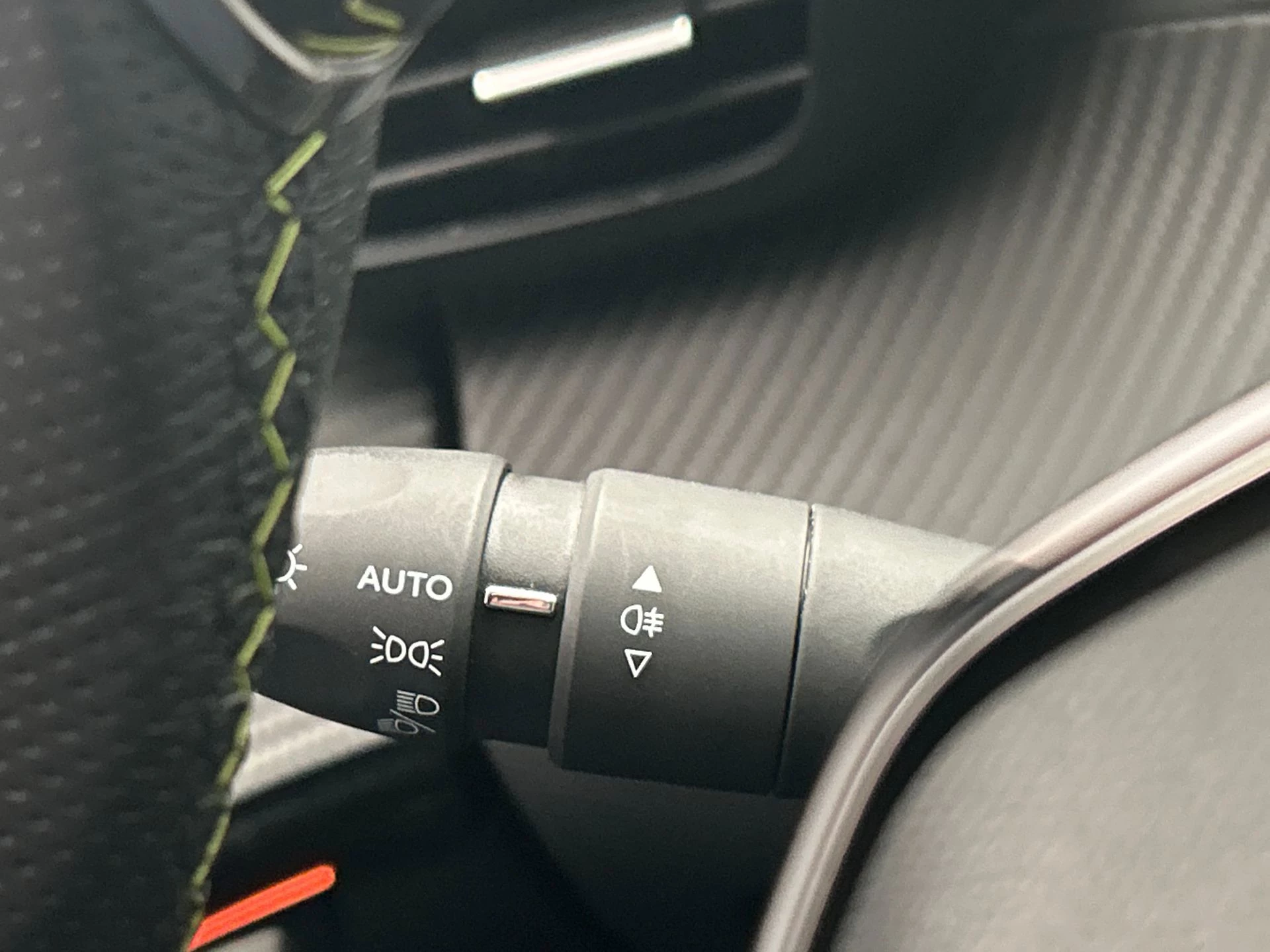 Hoofdafbeelding Peugeot e-208