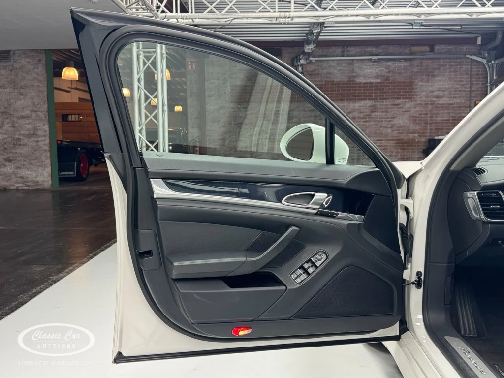 Hoofdafbeelding Porsche Panamera