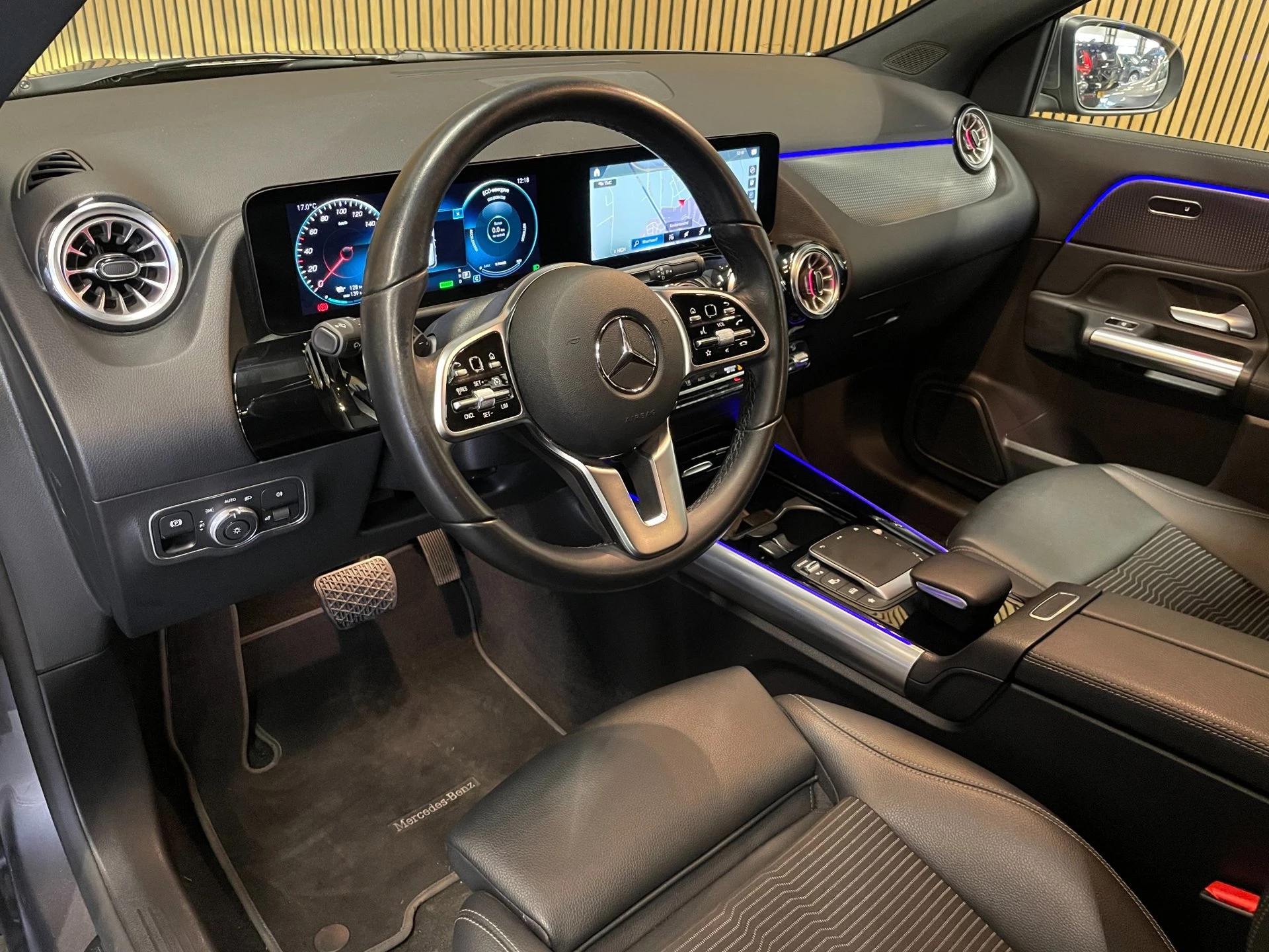 Hoofdafbeelding Mercedes-Benz EQA