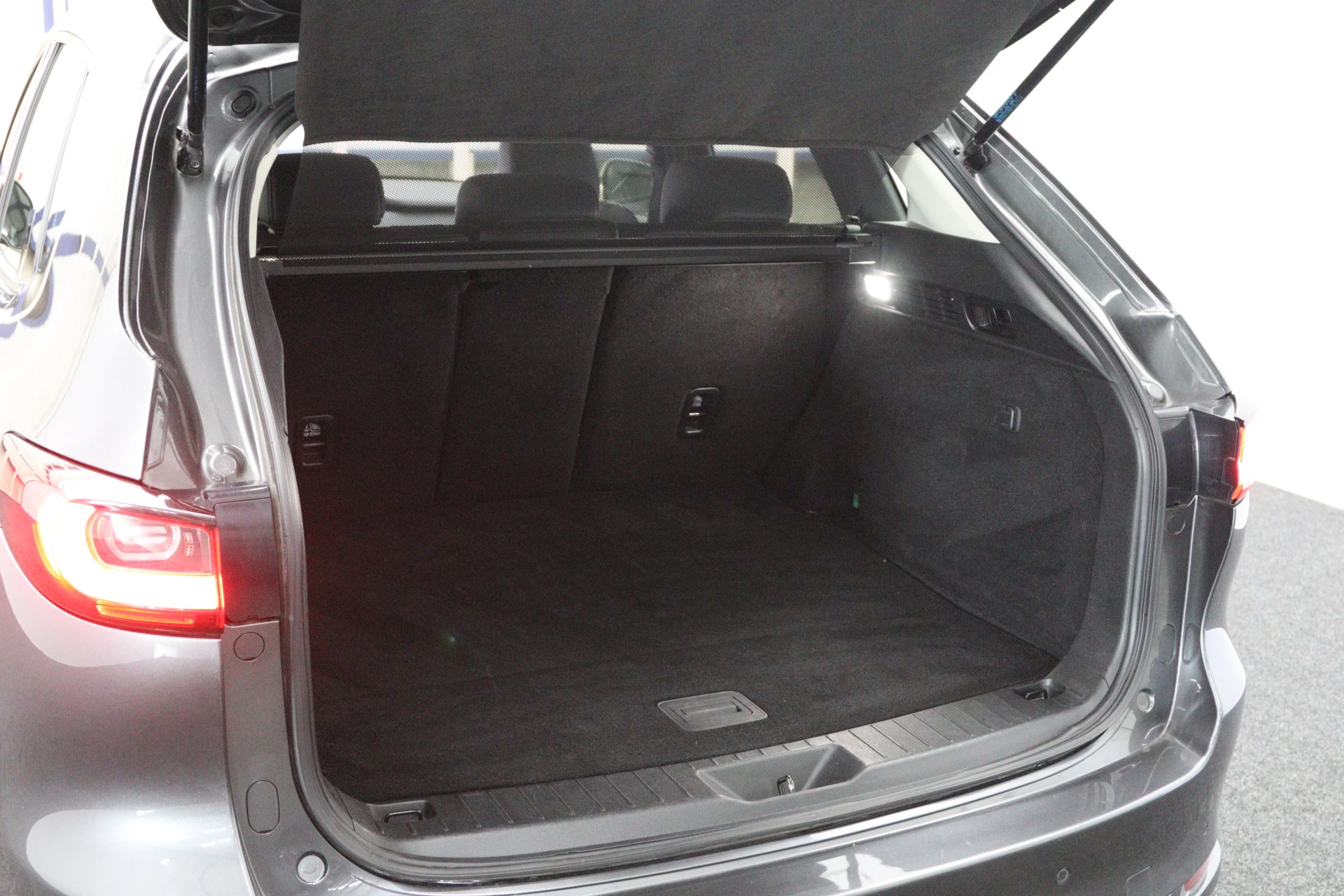 Hoofdafbeelding Mazda CX-60