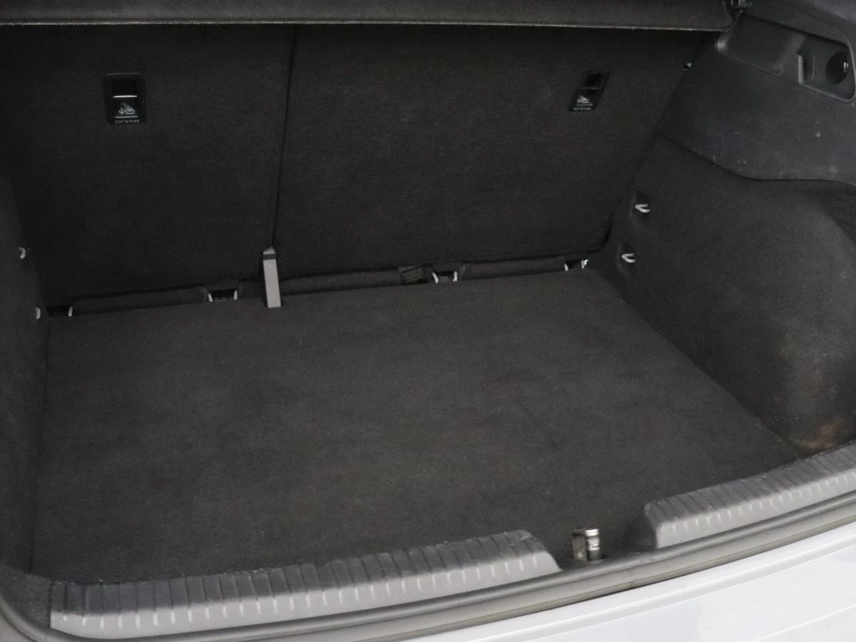 Hoofdafbeelding CUPRA Born