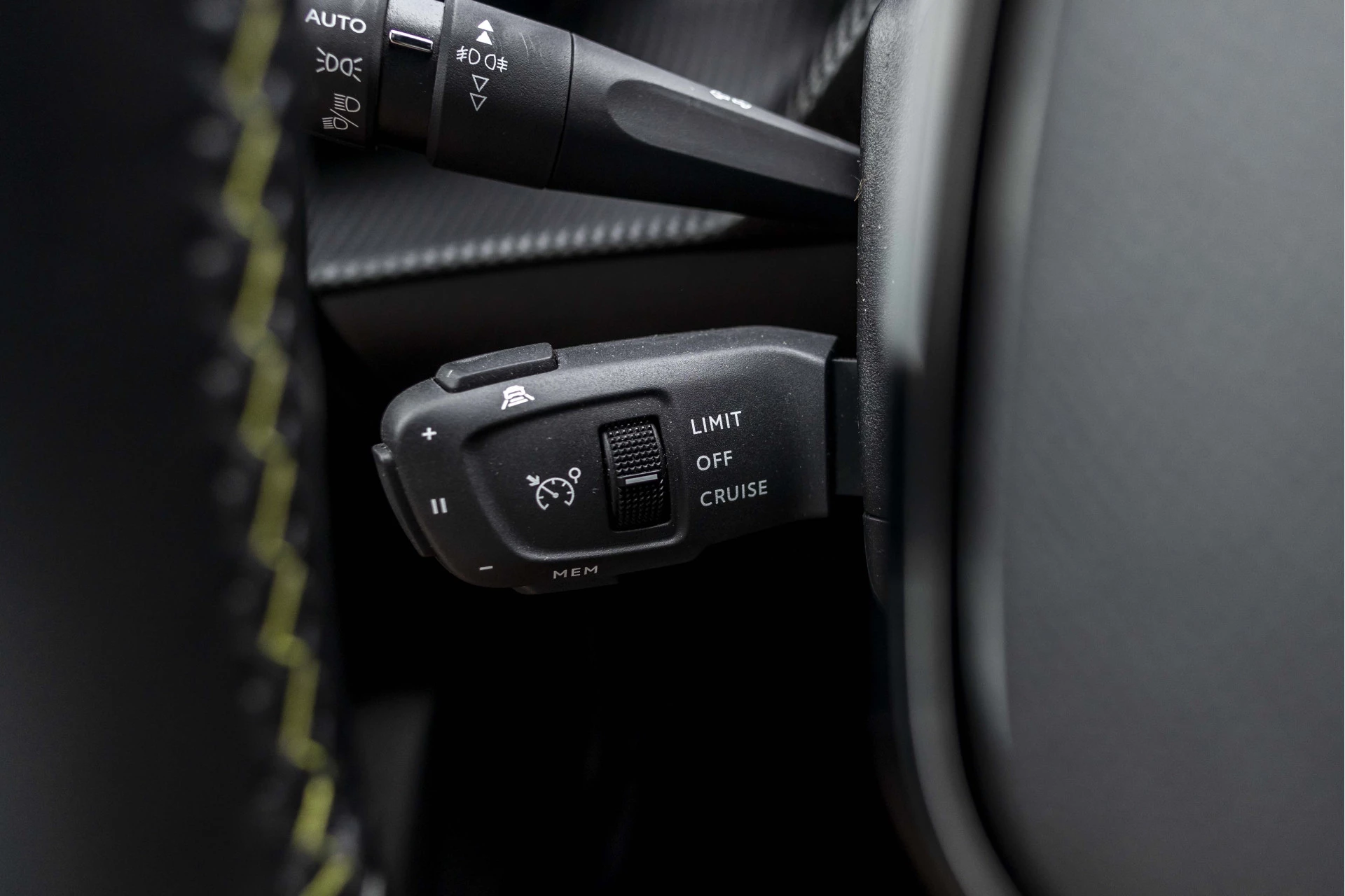 Hoofdafbeelding Peugeot e-2008