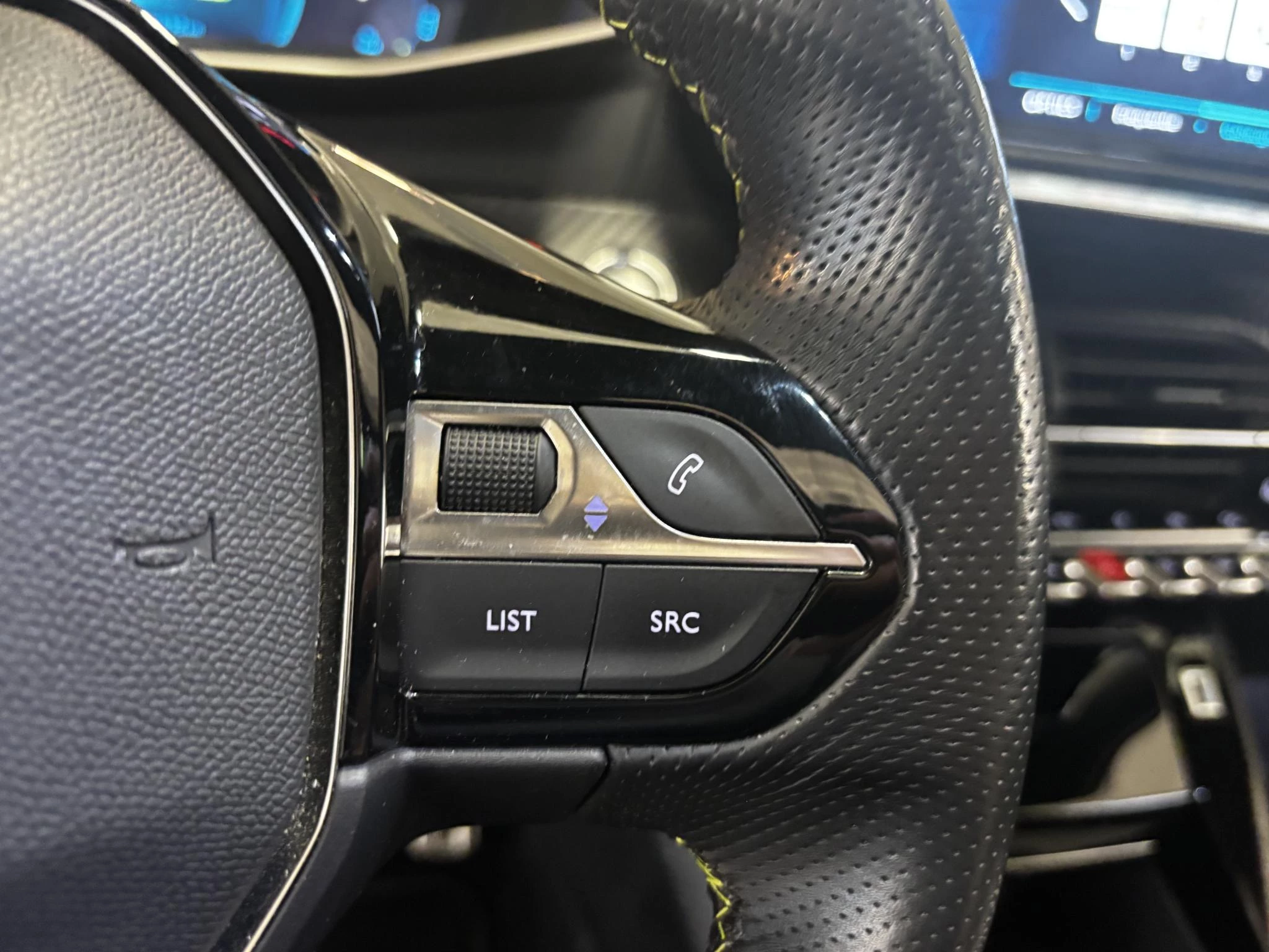 Hoofdafbeelding Peugeot e-2008